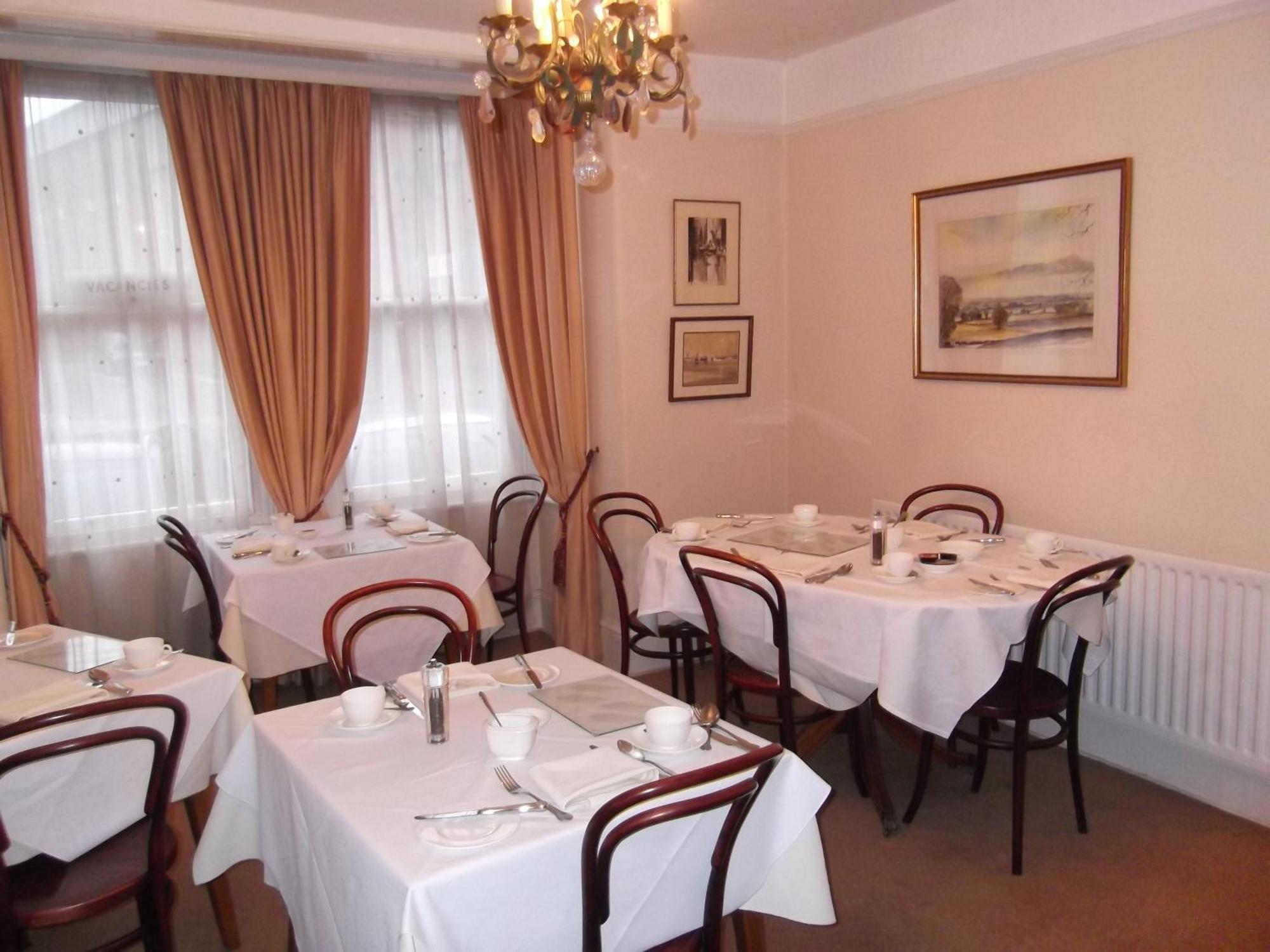 Courtland Hotel Stratford-upon-Avon Exterior photo