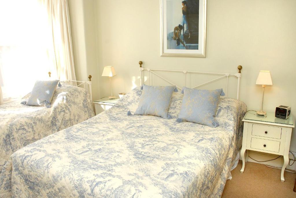 Courtland Hotel Stratford-upon-Avon Room photo