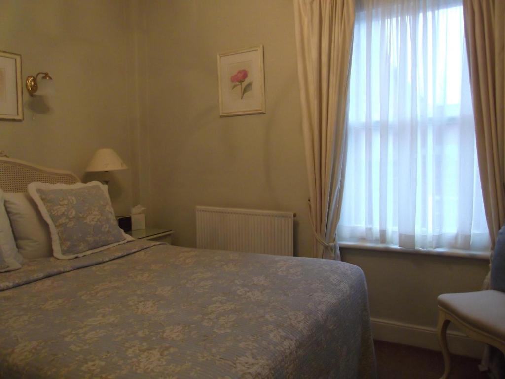 Courtland Hotel Stratford-upon-Avon Room photo